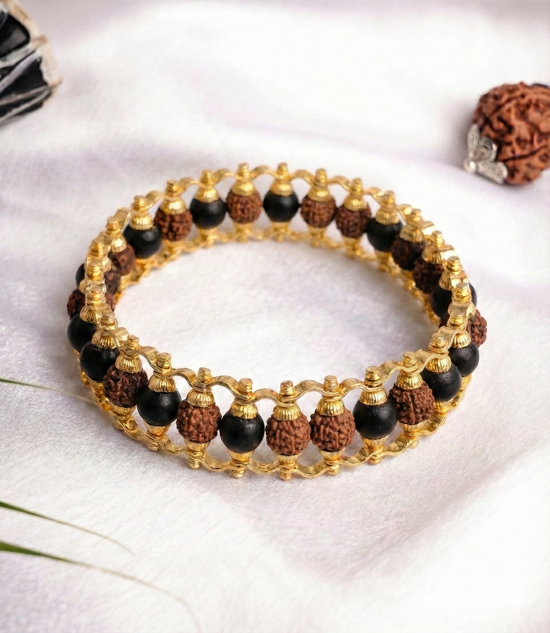 Rudraksha & Karungali  Bracelet (Lab Certified) | Free 5 Mukhi Rudraksha